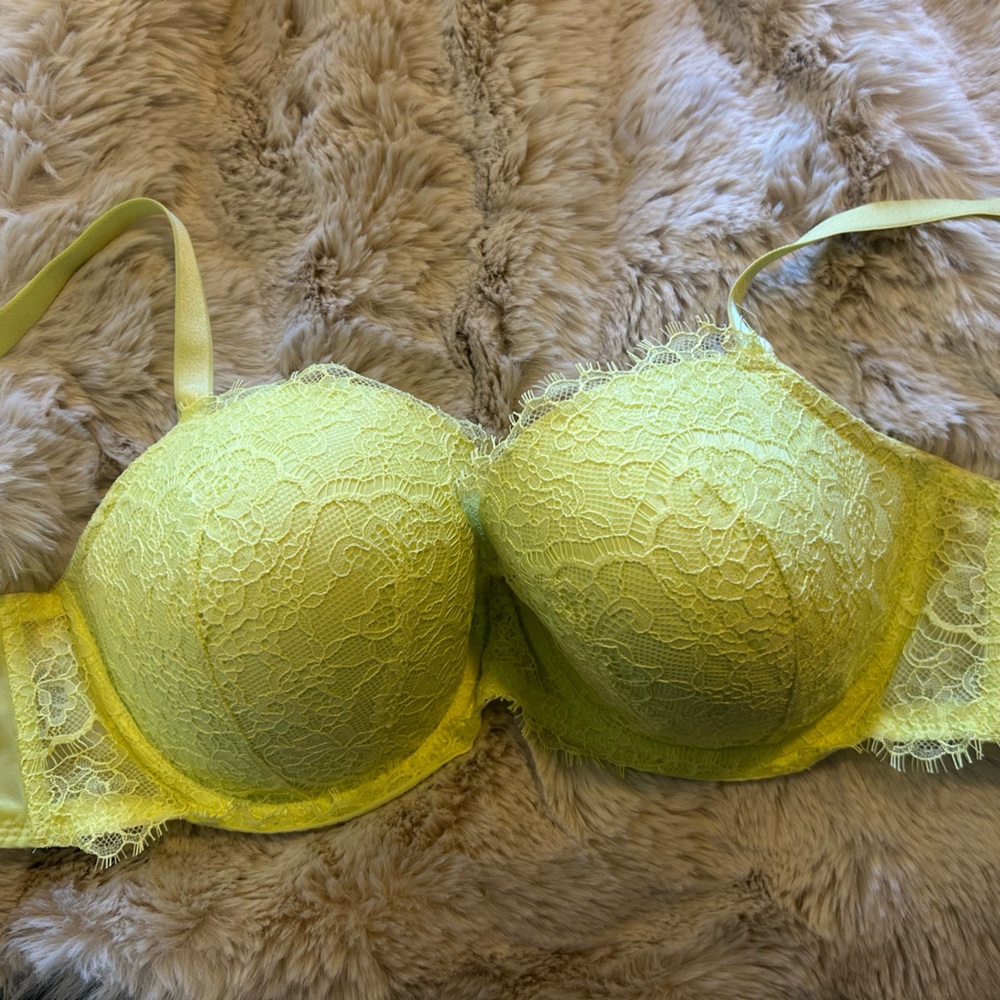 Victoria's Secret Lemon Lace Bra